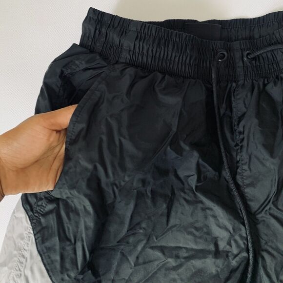 Nike Sportswear Windrunner Short Men S Black Gray Polyamide Nylon Track Run Gym - Picture 8 of 14